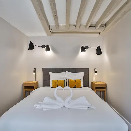 Apartment Heart Of Marais A Large 1-bedroom *