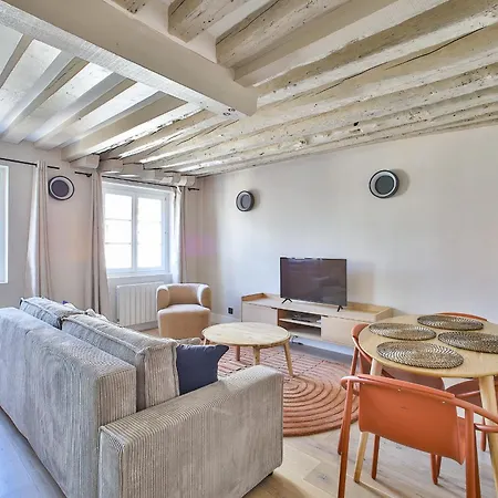 Apartment Heart Of Marais A Large 1-bedroom Paris