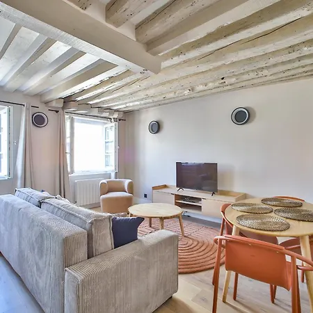 Heart Of Marais A Large 1-bedroom * Paris
