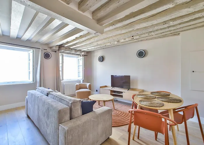 Heart Of Marais A Large 1-bedroom * باريس